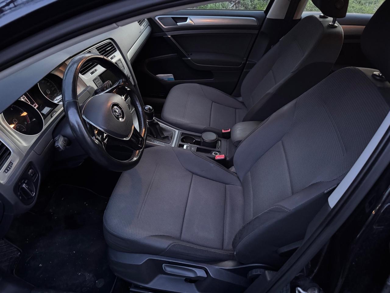 VW Golf 1.6 TDI 5p. Highline neopaten garanzia 12 mesi