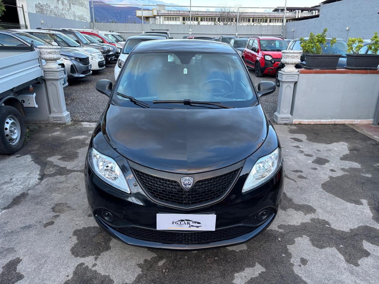 Lancia Ypsilon 0.9 TwinAir 85 CV 5 porte Metano Ecochic Silver