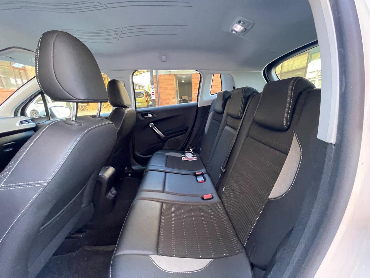 Peugeot 2008 BlueHDi 120 S&S Allure