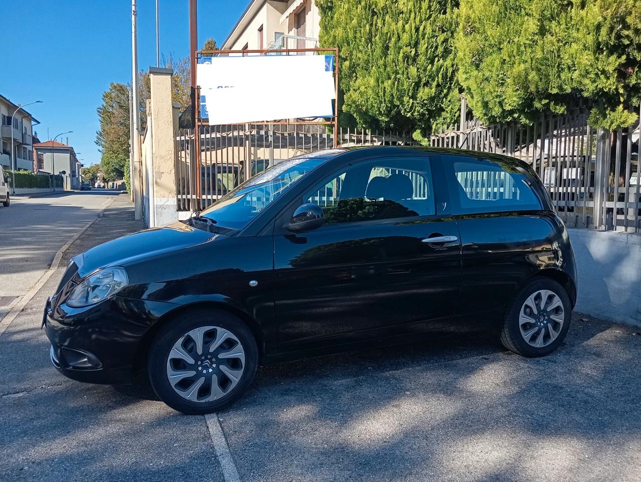 Lancia Ypsilon 1.2 Argento valuto permute