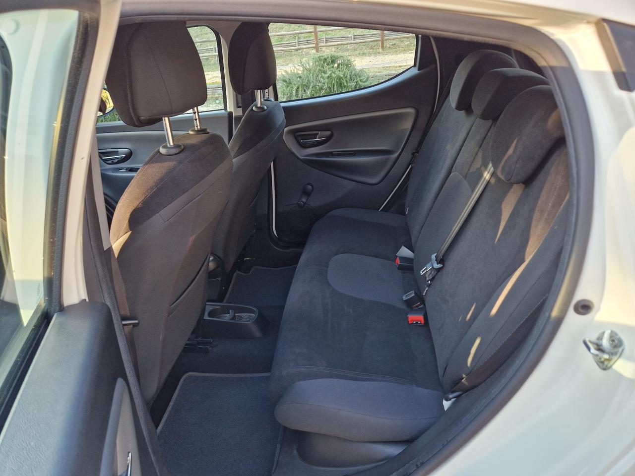 Lancia Ypsilon 1.2 69 CV 5 porte S&S Silver