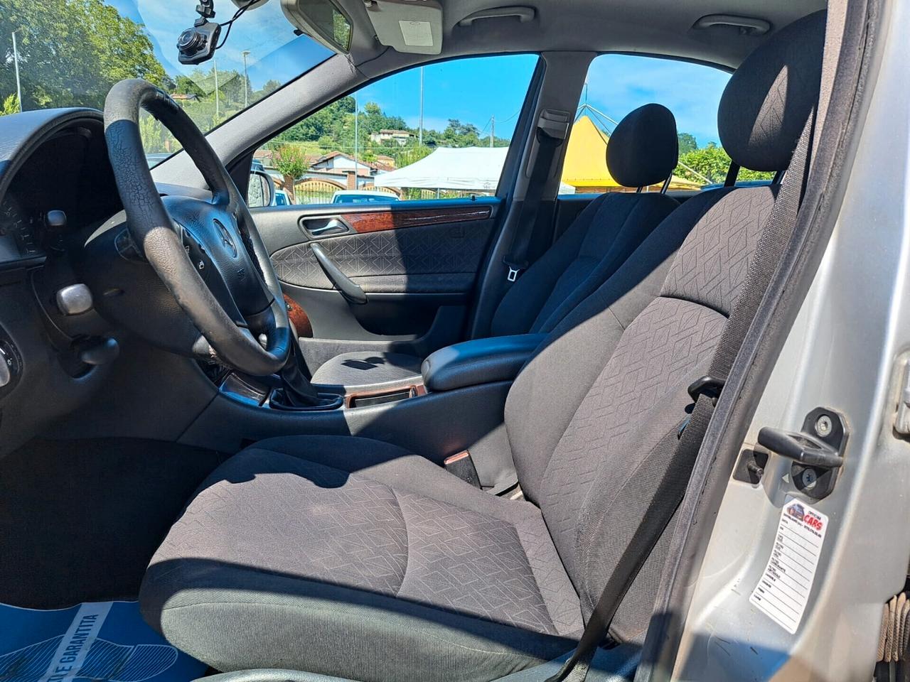 Mercedes-benz C 220 / 105KW / 143CV