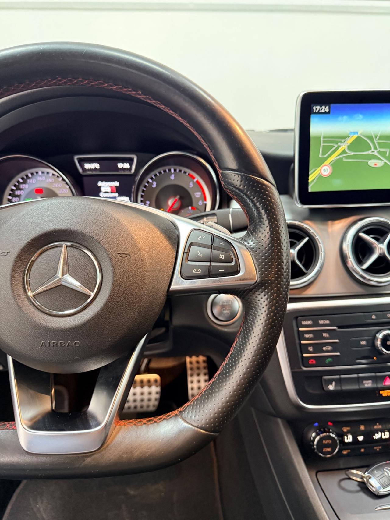 Mercedes-benz CLA 220 d S.W. 4Matic Aut DARK NIGHT Premium 05/2016 EURO 6