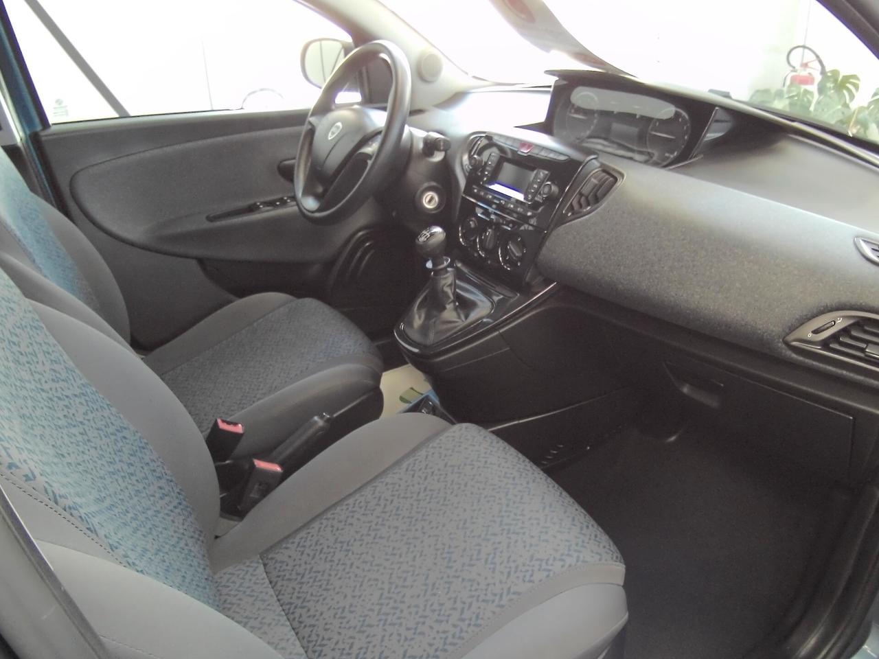Lancia Ypsilon 1.0 FireFly 5 porte S&S BENZINA 2022 Silver