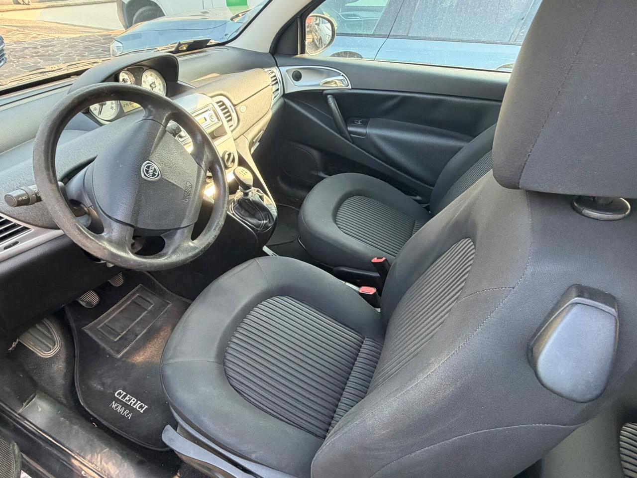 Lancia Ypsilon 1.2 Platino NEOPATENTATI