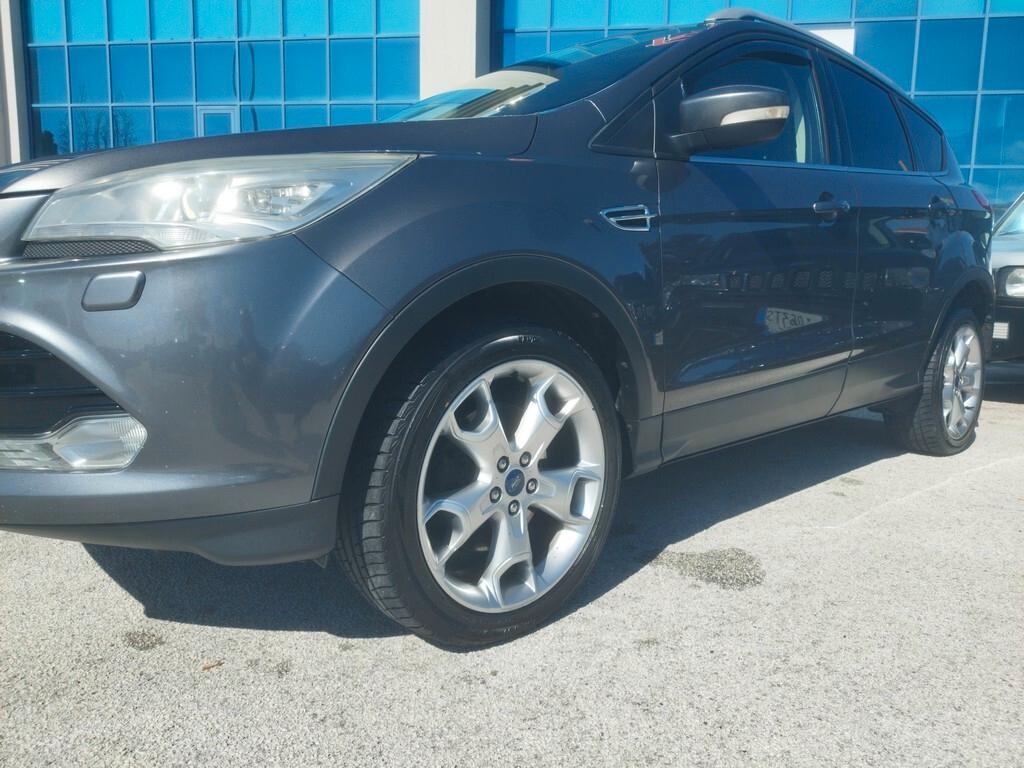 Ford Kuga 2.0 TDCI 163 CV 4WD Powershift Titanium