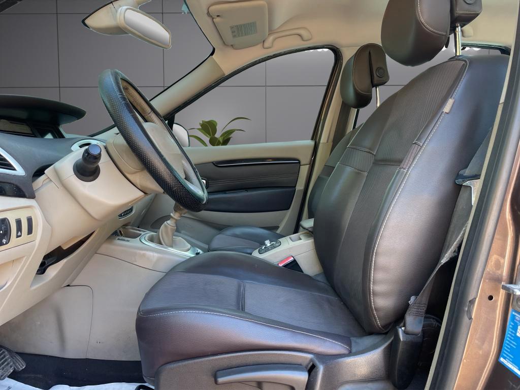 Renault Scenic X-Mod 1.5 dci Dynamique 110cv