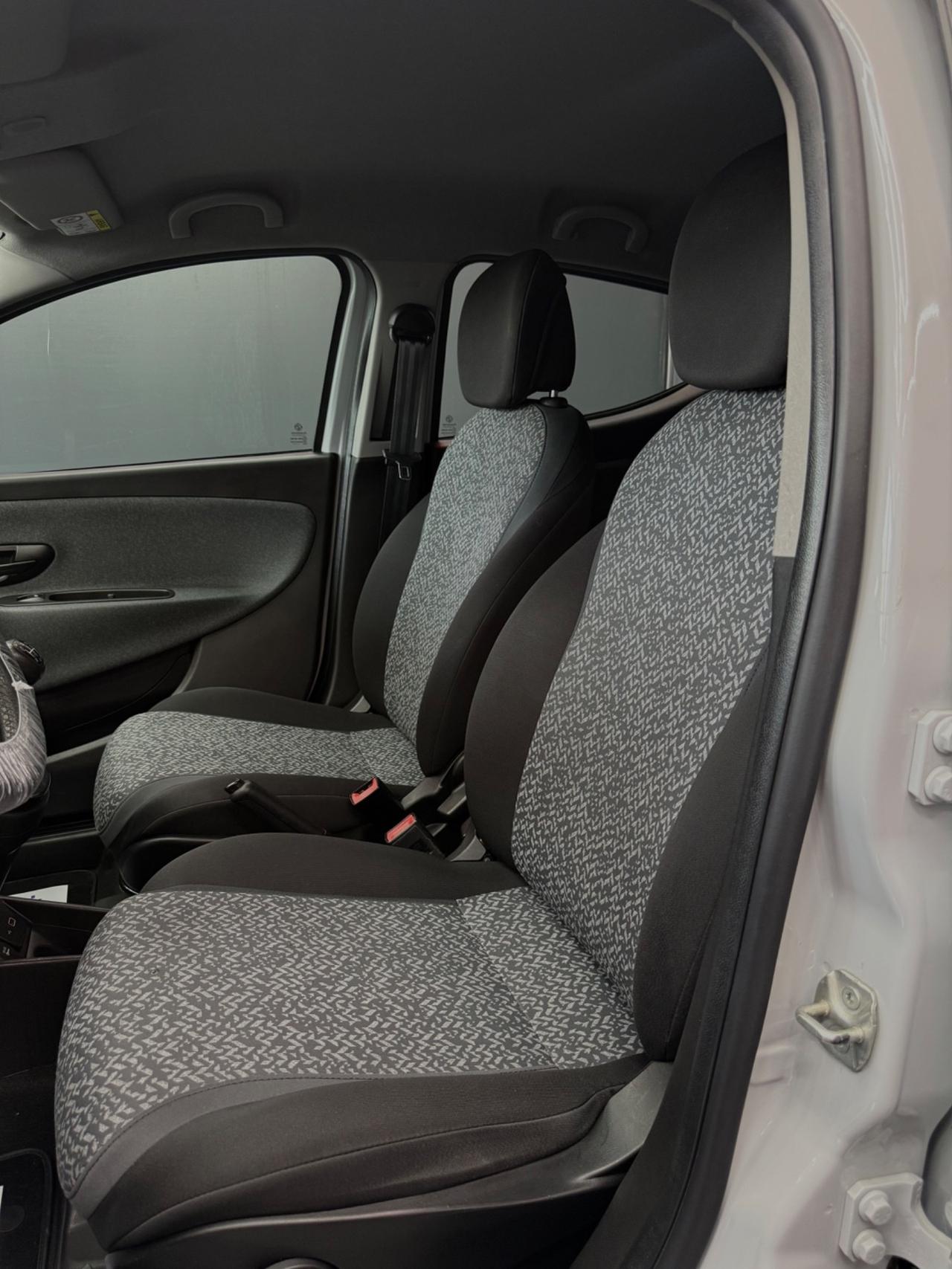 Lancia Ypsilon 1.0 Hybrid Ecochic Gold 2021