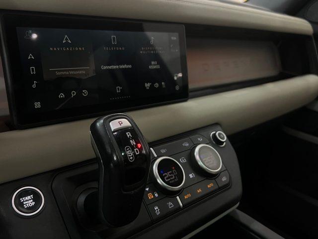 LAND ROVER Defender 110 3.0D I6 200 CV AWD Auto SEda ?599,00