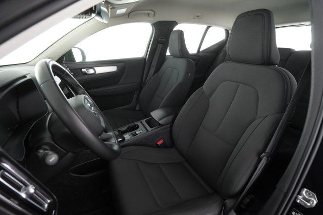 VOLVO XC40 XC40 B4 AWD Geartronic Momentum