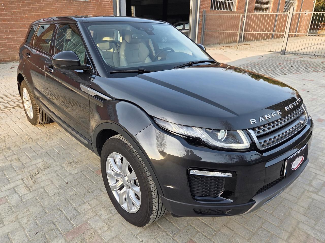 Land Rover Range Evoque 2.0 Si4 241cv 5p. SE