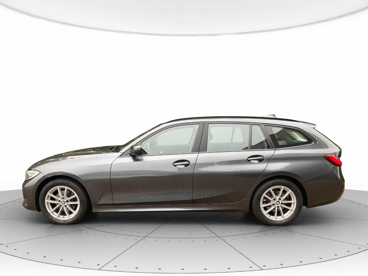 BMW 320d Touring mhev 48V xdrive auto
