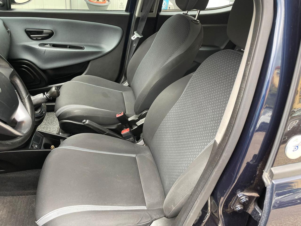 Lancia Ypsilon 1.2 69 CV 5 porte GPL Ecochic Silver