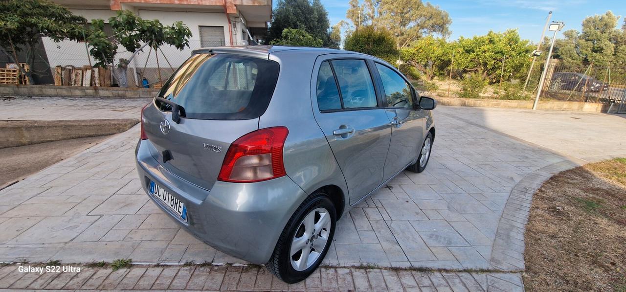 Toyota Yaris 1.0 5 porte Sol PARI AL NUOVO