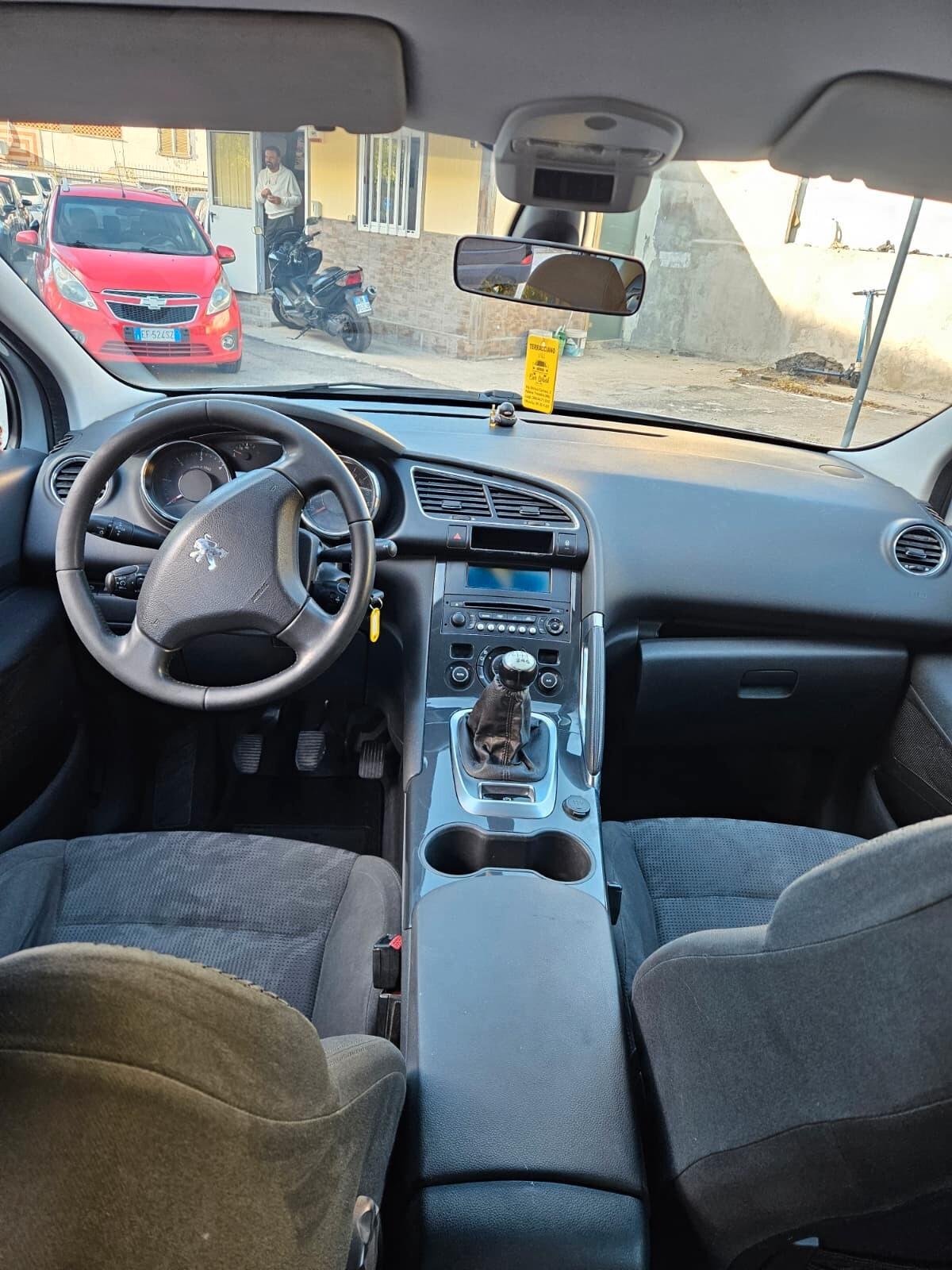 Peugeot 3008 1.6 HDi 115CV Allure