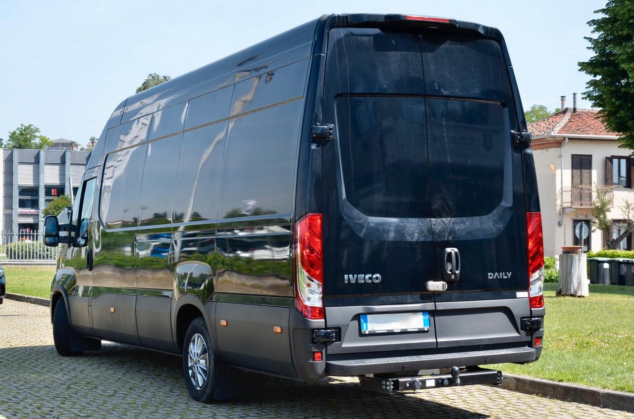 IVECO DAILY 3.0 35-180 HI MATIC 175cv AUT, PASSO LUNGO TETTO ALTO, VETTURA PRIVATA, GANCIO TRAINO 35q, RETROCAMERA, PERMUTE