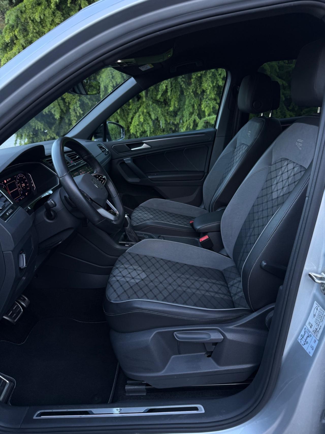 Volkswagen Tiguan 2.0 TDI 150 CV SCR DSG R-Line