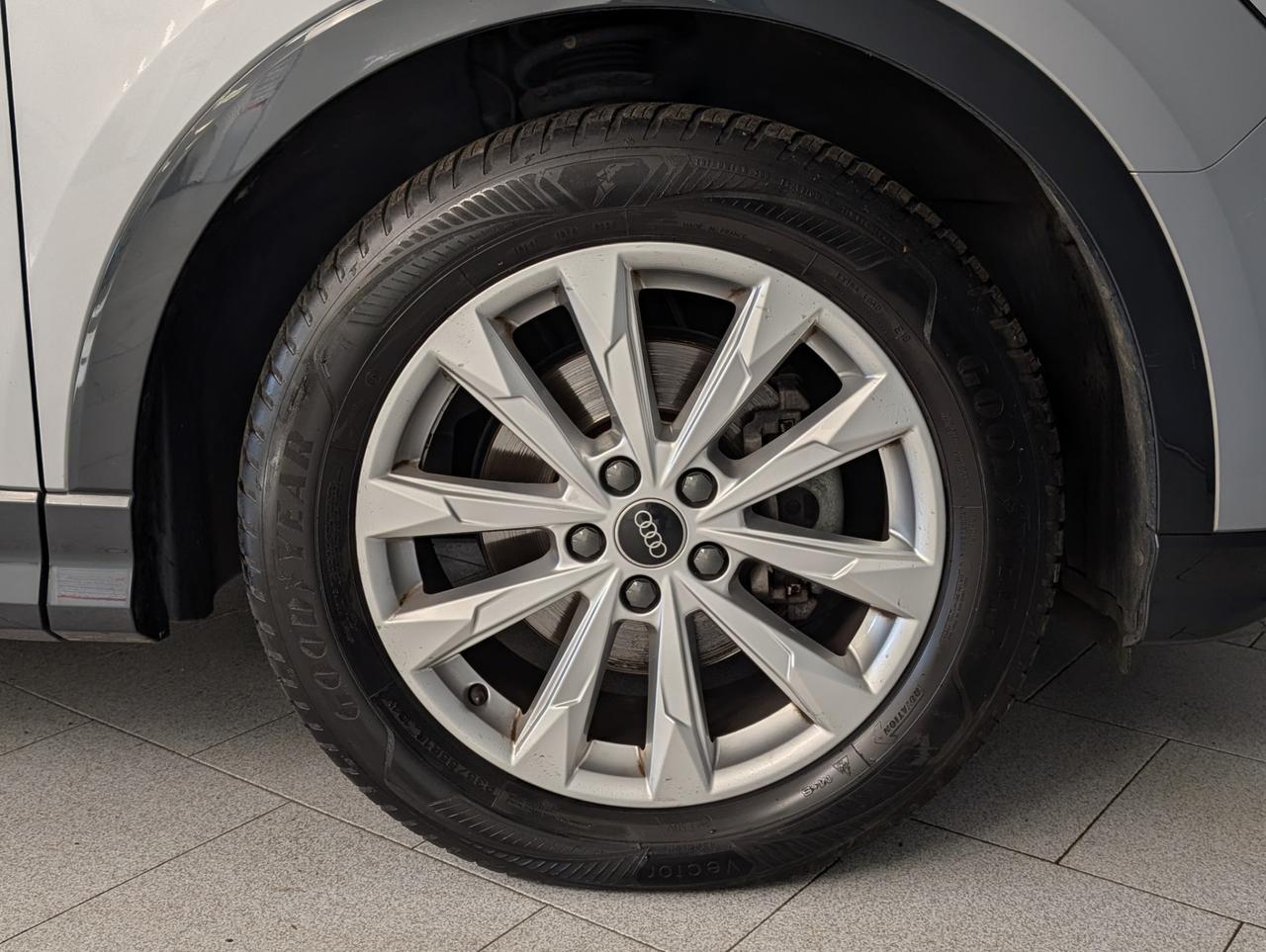 Audi Q3 35 TDI S-tronic Business Advanced