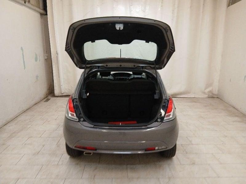 Lancia Ypsilon 1.0 firefly hybrid Gold s&s 70cv