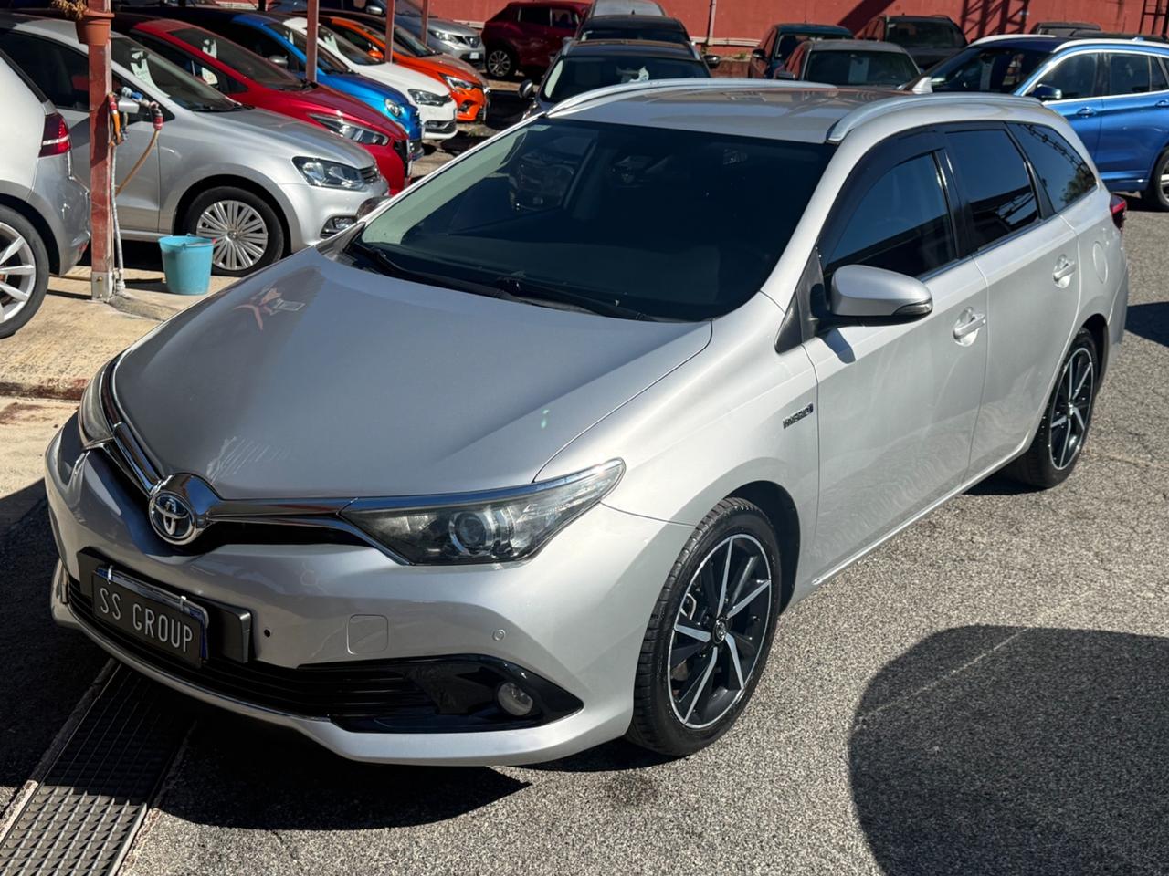 Auris Touring Sports 1.8 Hybrid Lounge-70 mila km -unipro