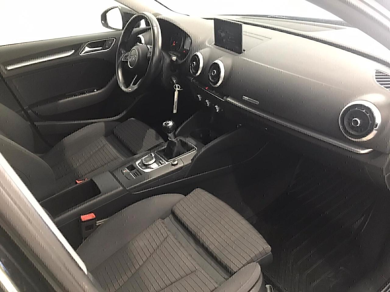 Audi A3 TDI S-LINE km 70000 IVA ESPOSTA 7/2019