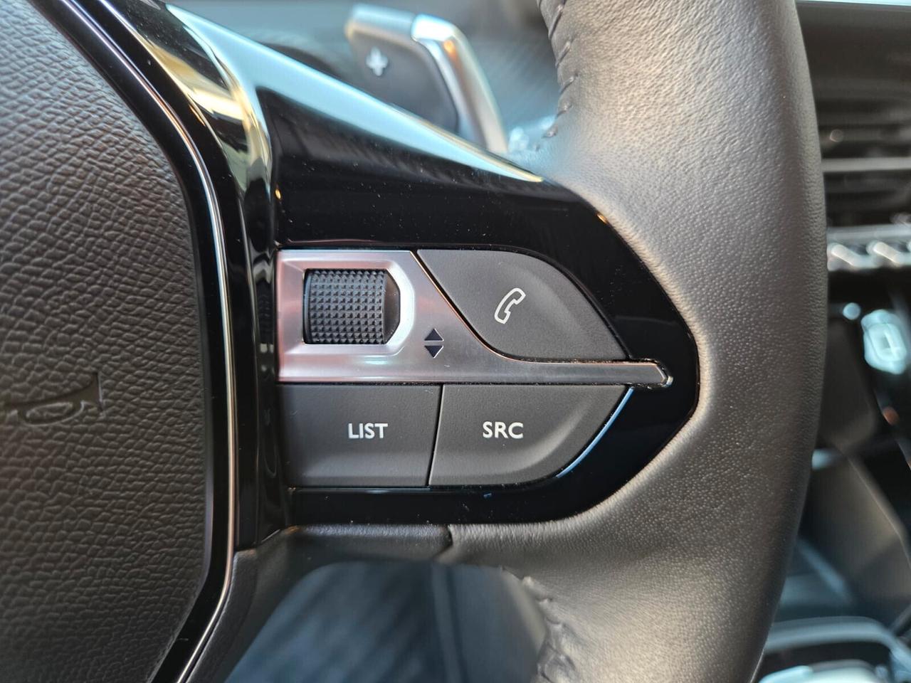 Peugeot 2008 Hybrid 136 e-DCS6 Style