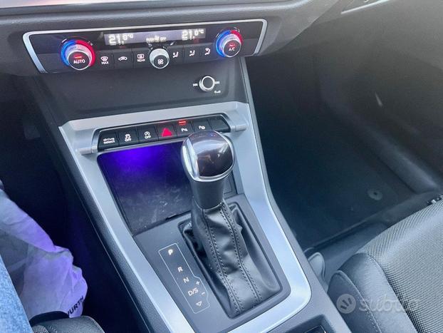 AUDI Q3 35 TDI S tronic Business Advanced