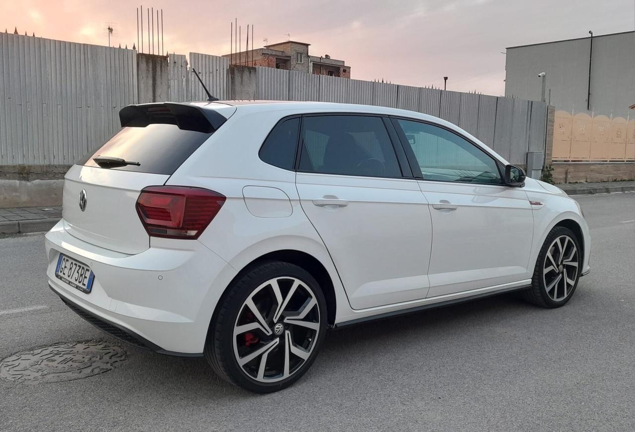 Volkswagen Polo 2.0 TSI DSG GTI BlueMotion Technology