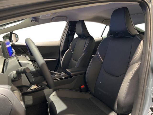 TOYOTA Prius 2.0 Plug-in Hybrid Lounge +