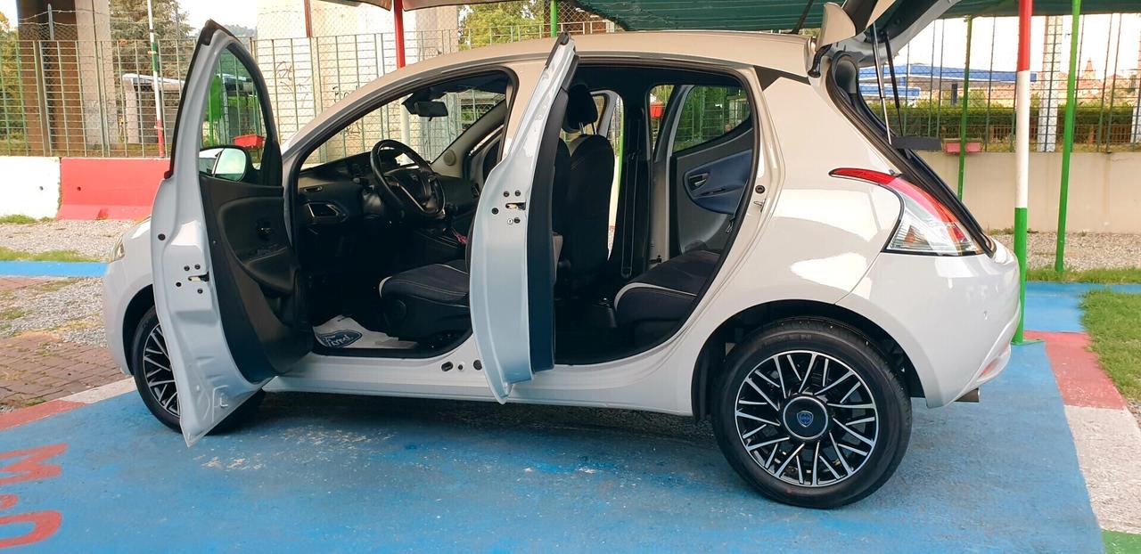 LANCIA YPSILON 1.2 BENZINA 2017 G.P.L DI CASA EURO6
