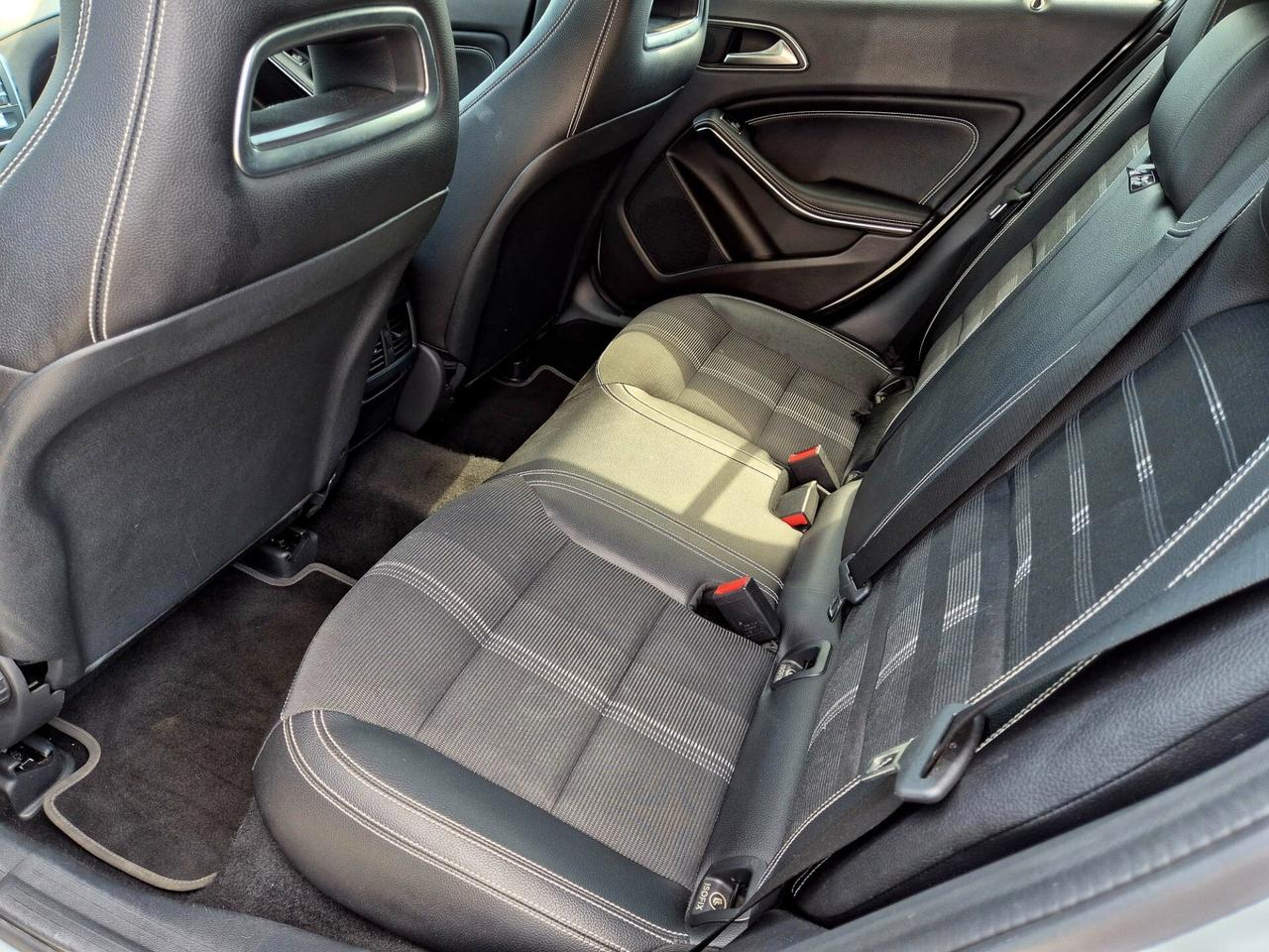 Mercedes-benz GLA 200 d Automatic Premium