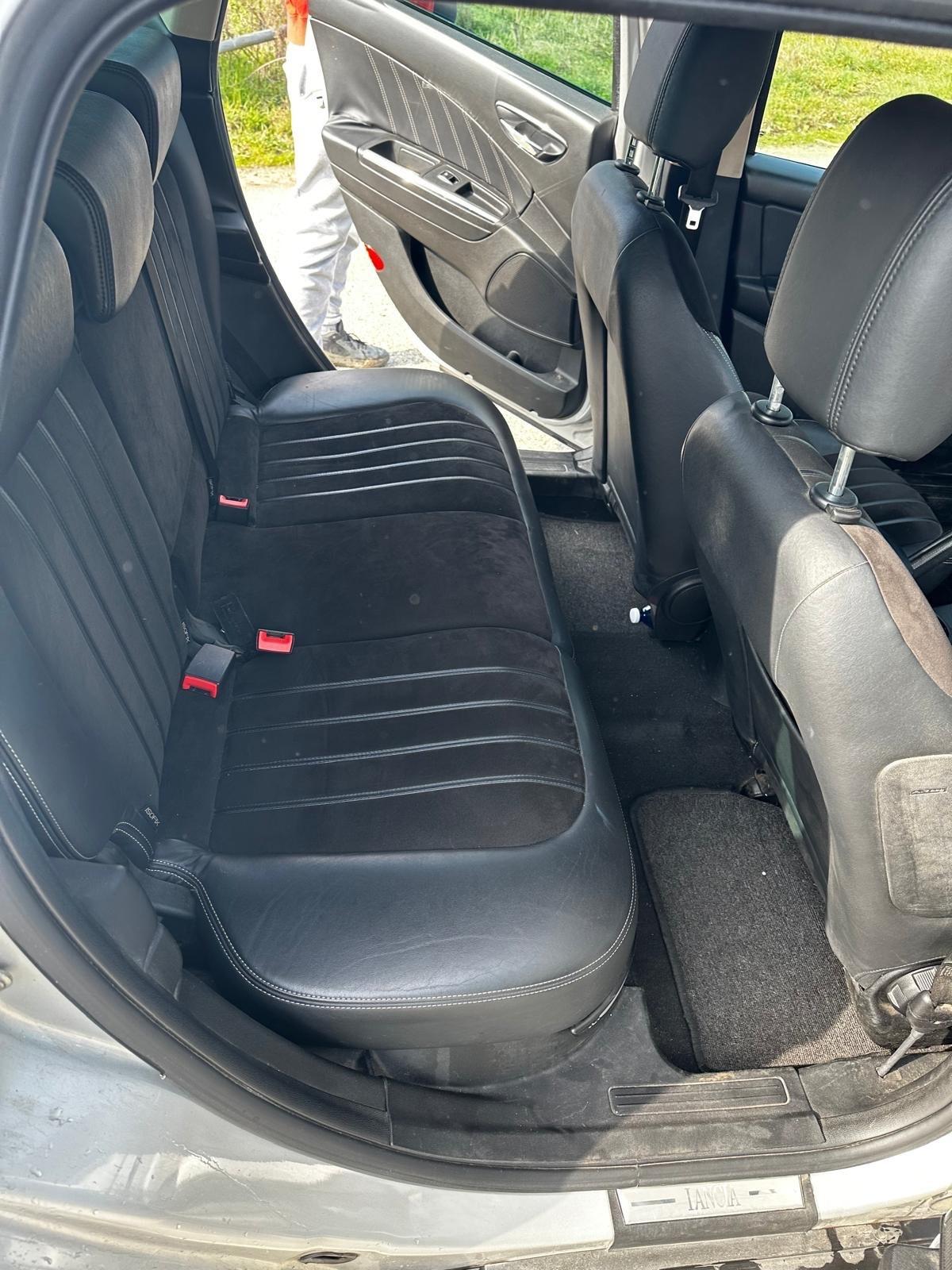 Lancia Delta 1.6 MJT DPF Selectronic Argento