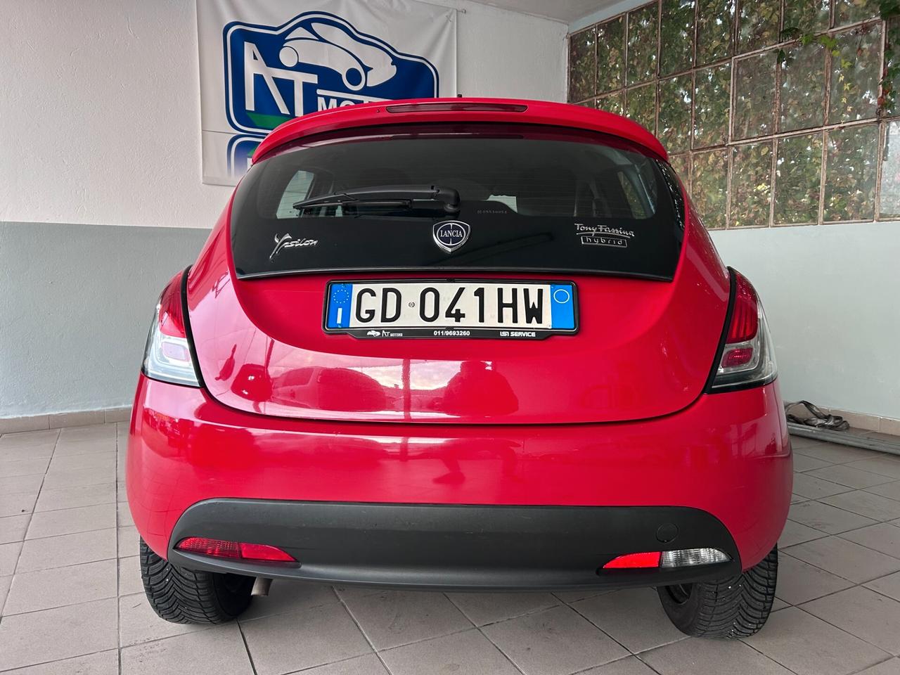 Lancia Ypsilon 1.0 FireFly 5 porte S&S Hybrid Ecochic Silver