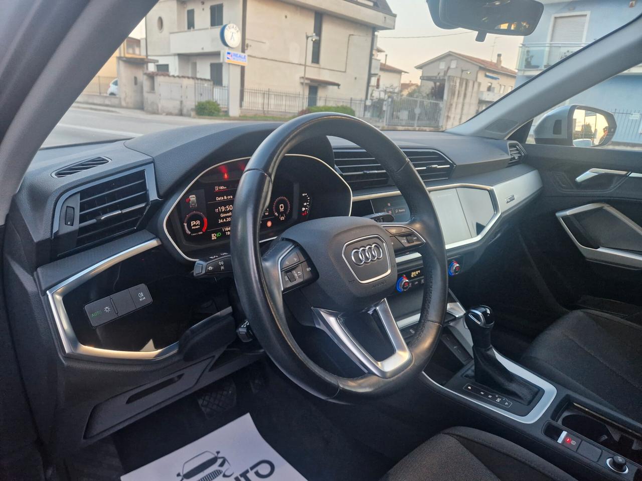 Audi Q3 35 TDI S tronic Business