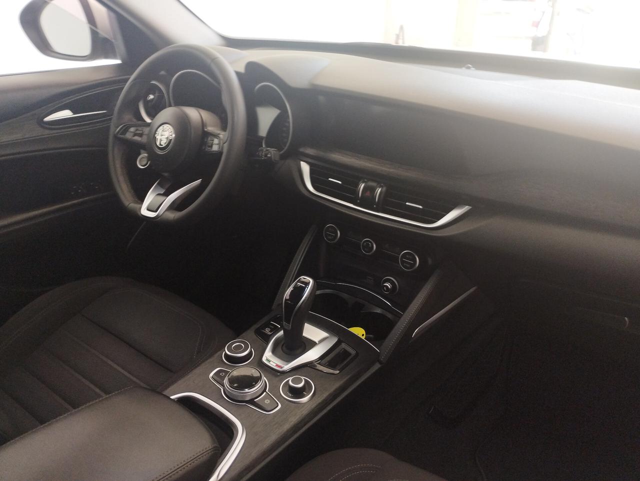 Alfa Romeo Stelvio 2.2 Turbodiesel 160 CV AT8 RWD Business