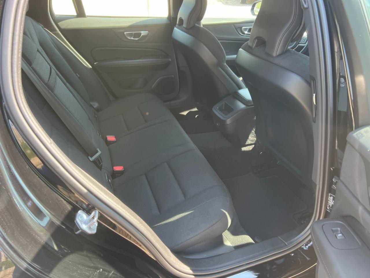 Volvo V60 2.0 b4 Momentum Business Pro auto