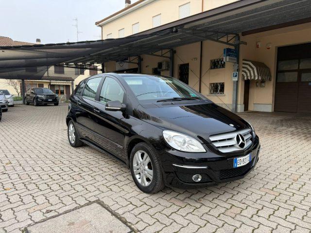 MERCEDES-BENZ B 180 CDI Premium