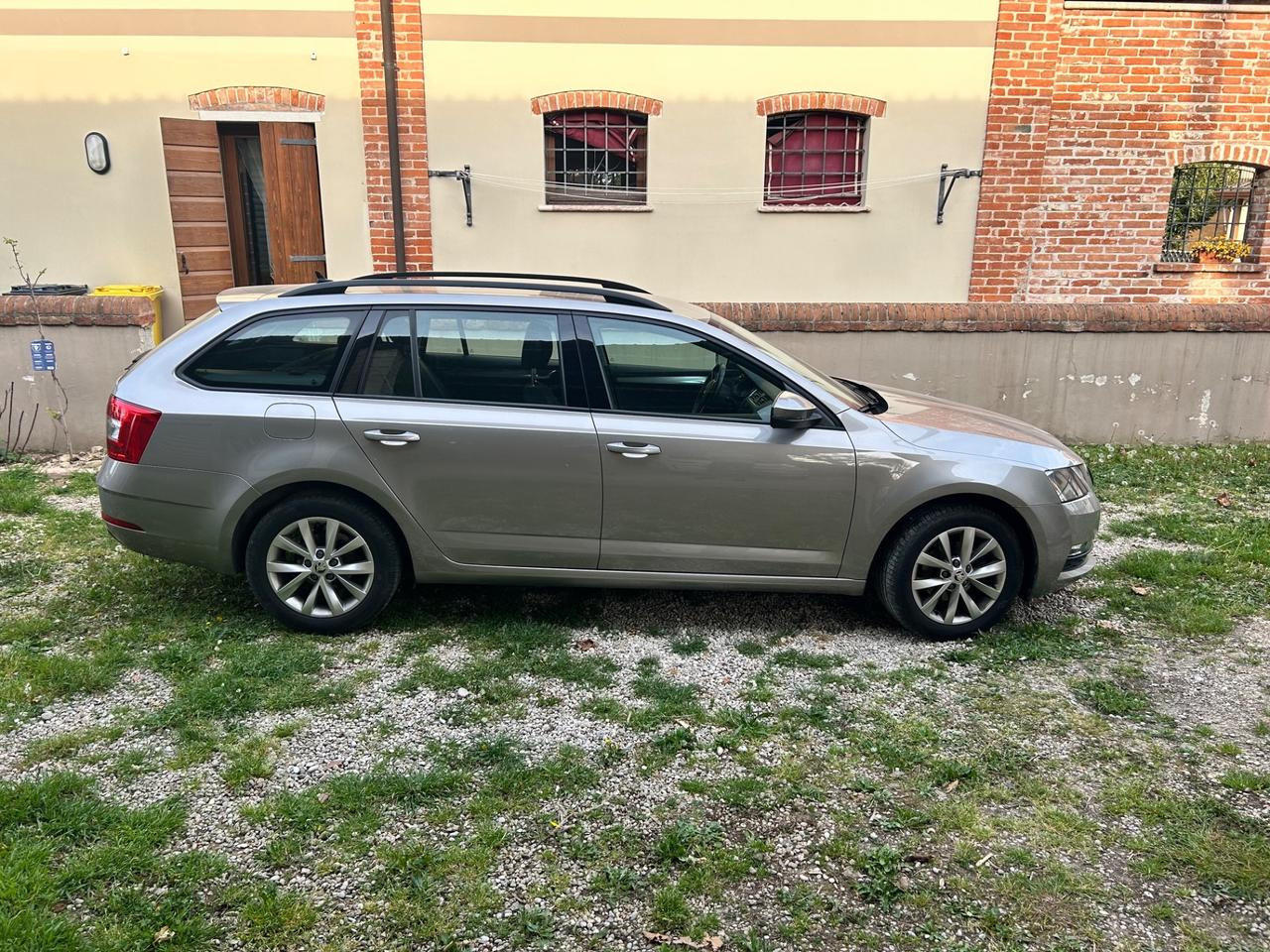 Skoda Octavia 1.6 TDI CR 115 CV DSG Wagon Executive