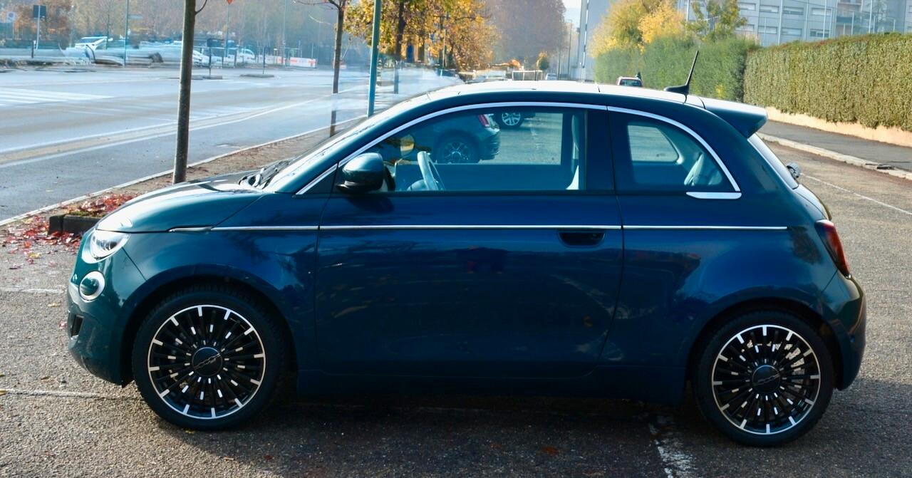 Fiat 500 500e Berlina 42 kWh La Prima