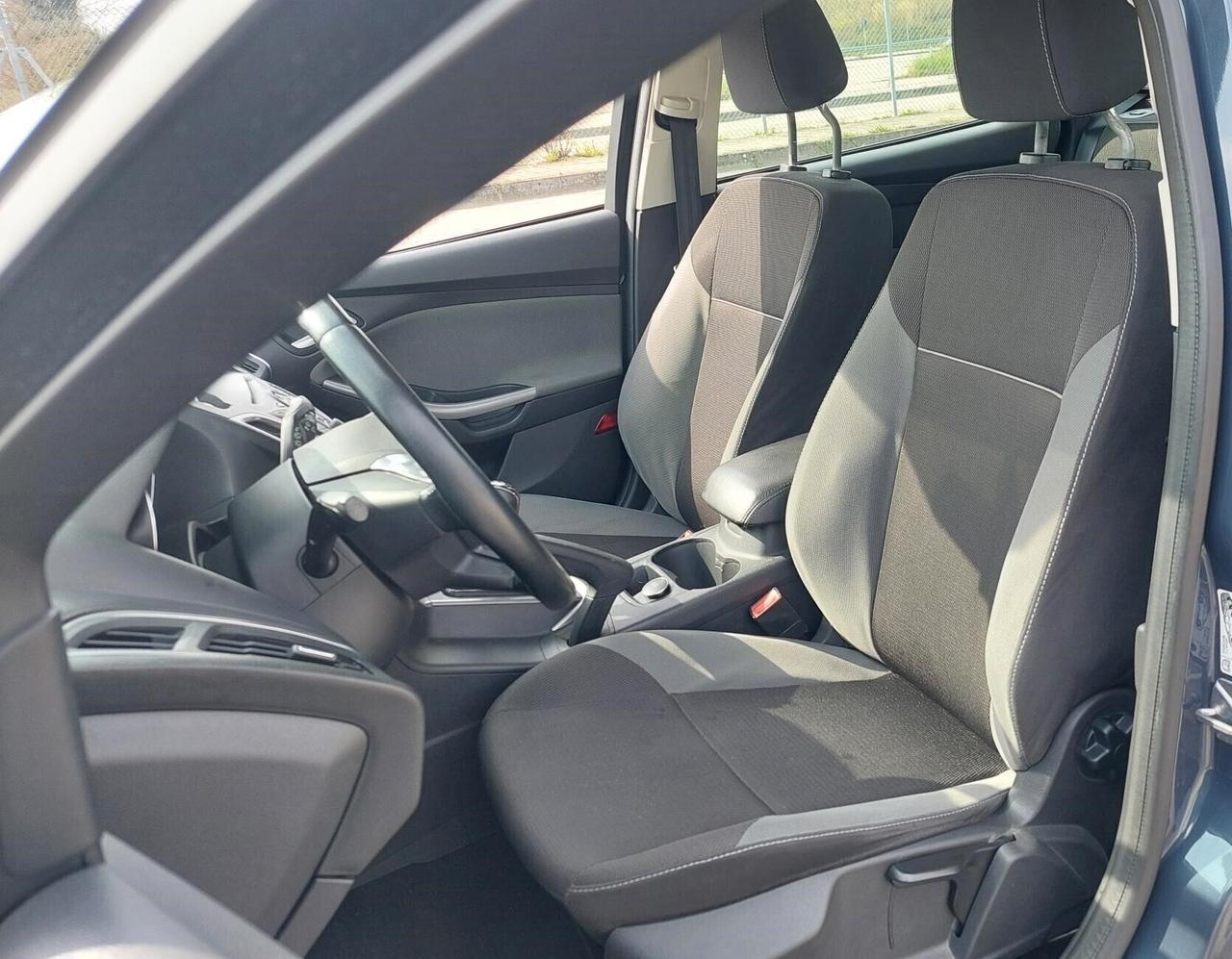 CONSUMI RIDOTTI -FORD FOCUS 1.6 -POCHI CHILOMETRI