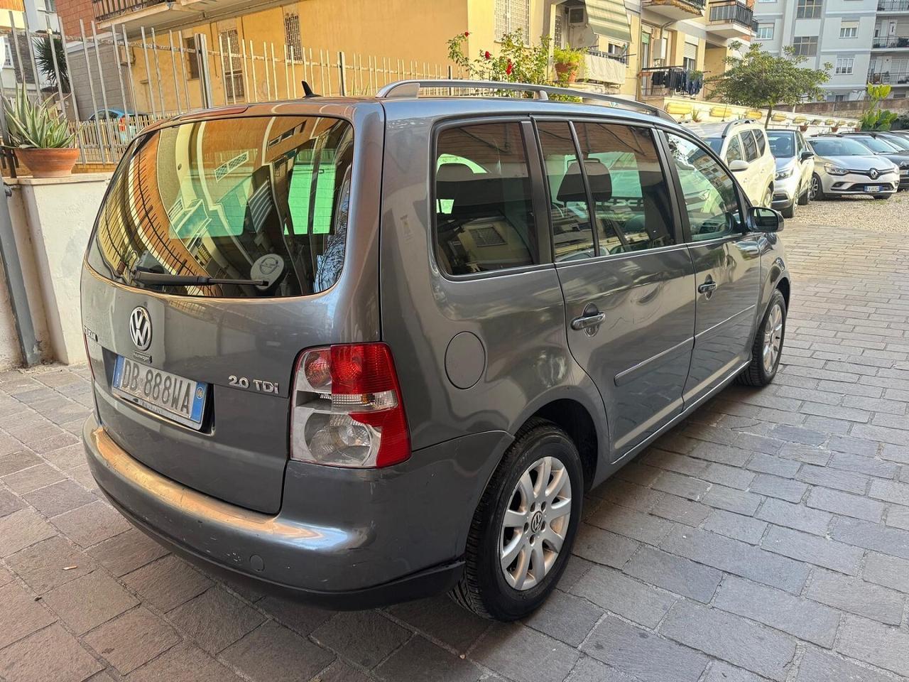 VOLKSWAGEN Touran 2.0 16V TDI Highline