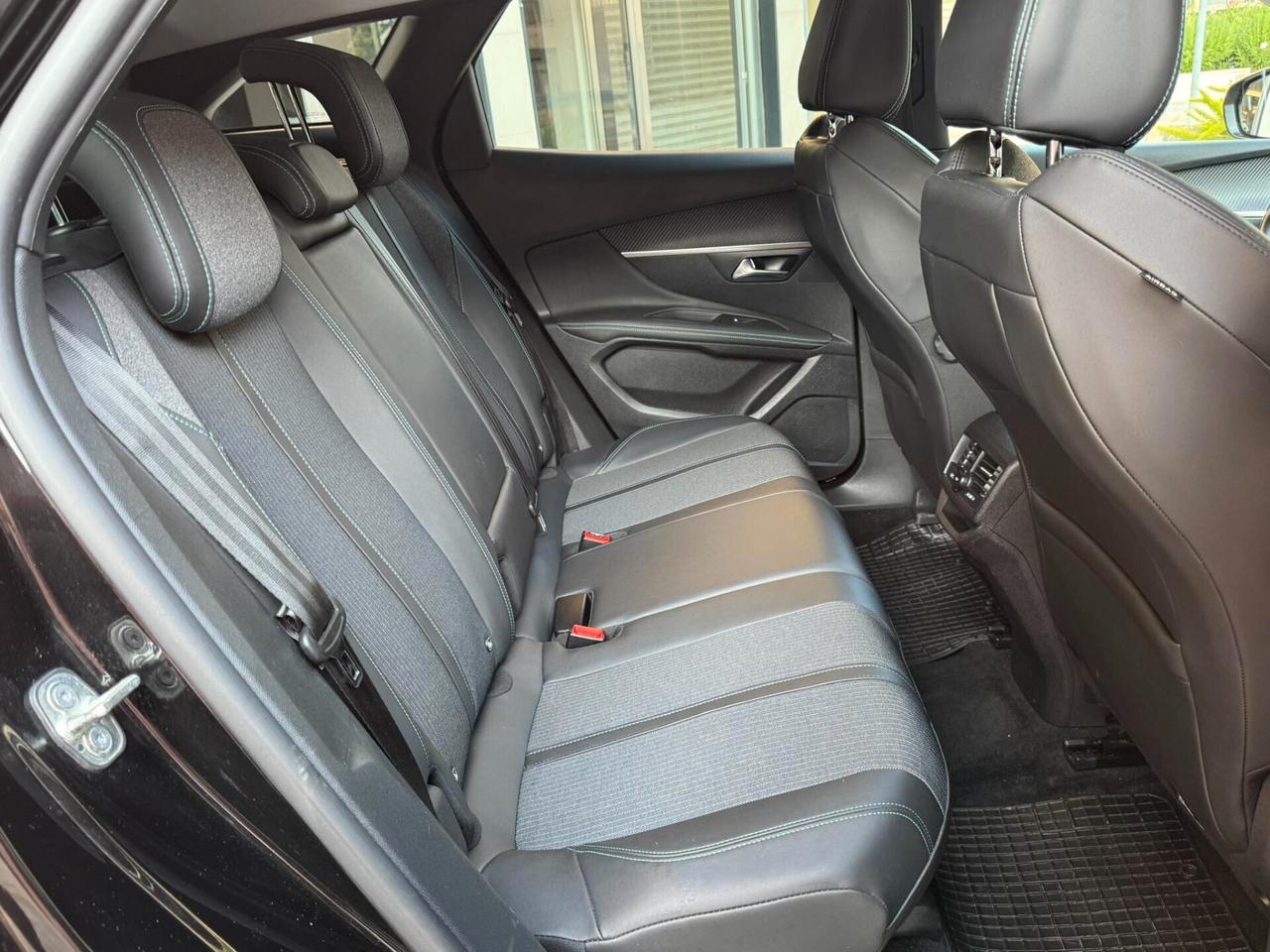 PEUGEOT 3008 HDI 130 S&S EAT8 ALLURE NAVI+RETROCAMERA