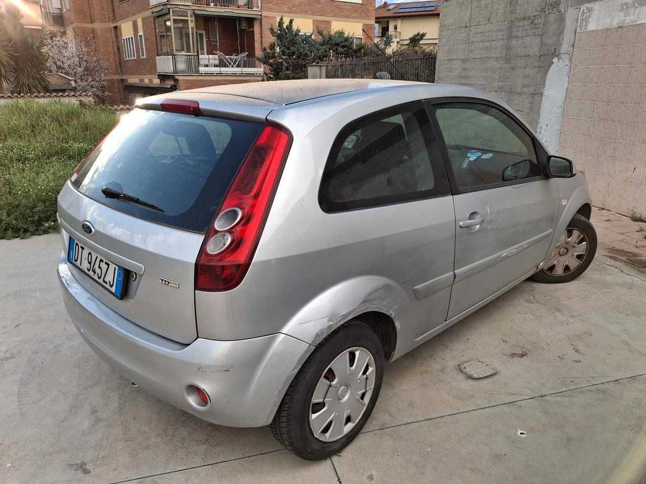 Ford Fiesta 1.4 TDCi 68CV 5 porte Titanium