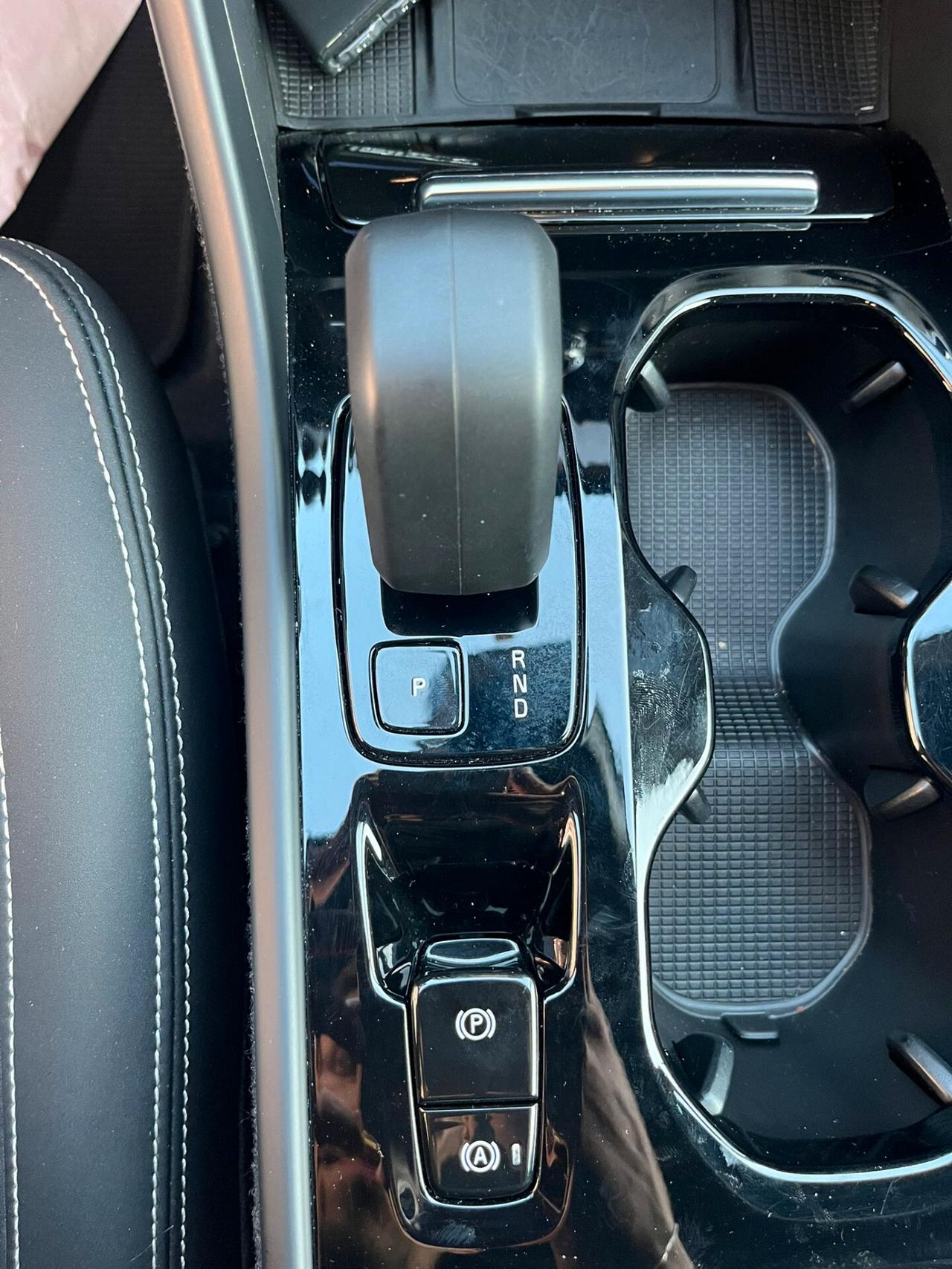 Volvo XC40 B3 automatico Plus Dark