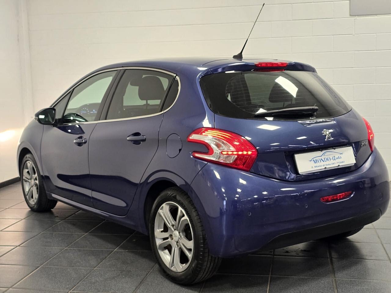 Peugeot 208 1.2 VTi 82 CV 2013 NEOPATENTATI