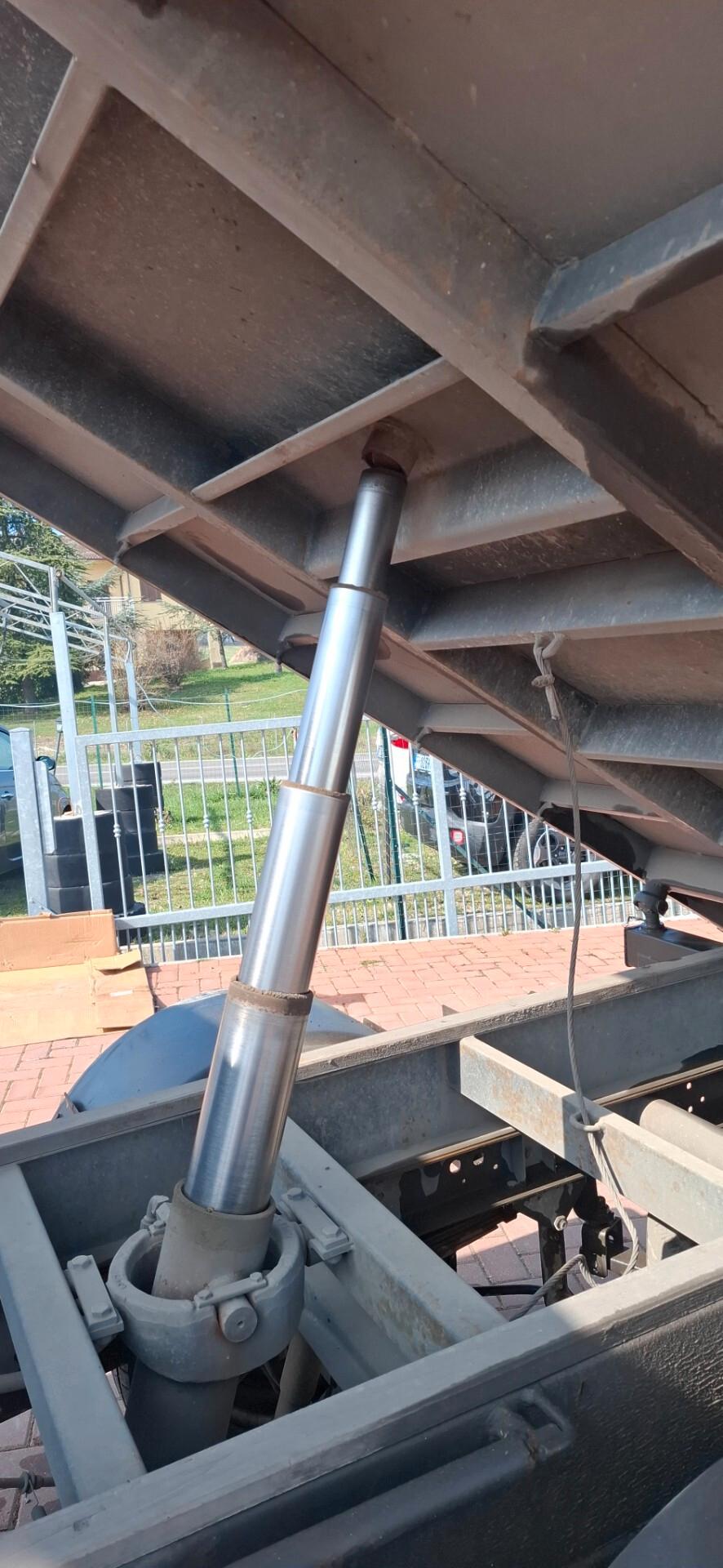 Iveco daily ribaltabile trilaterale