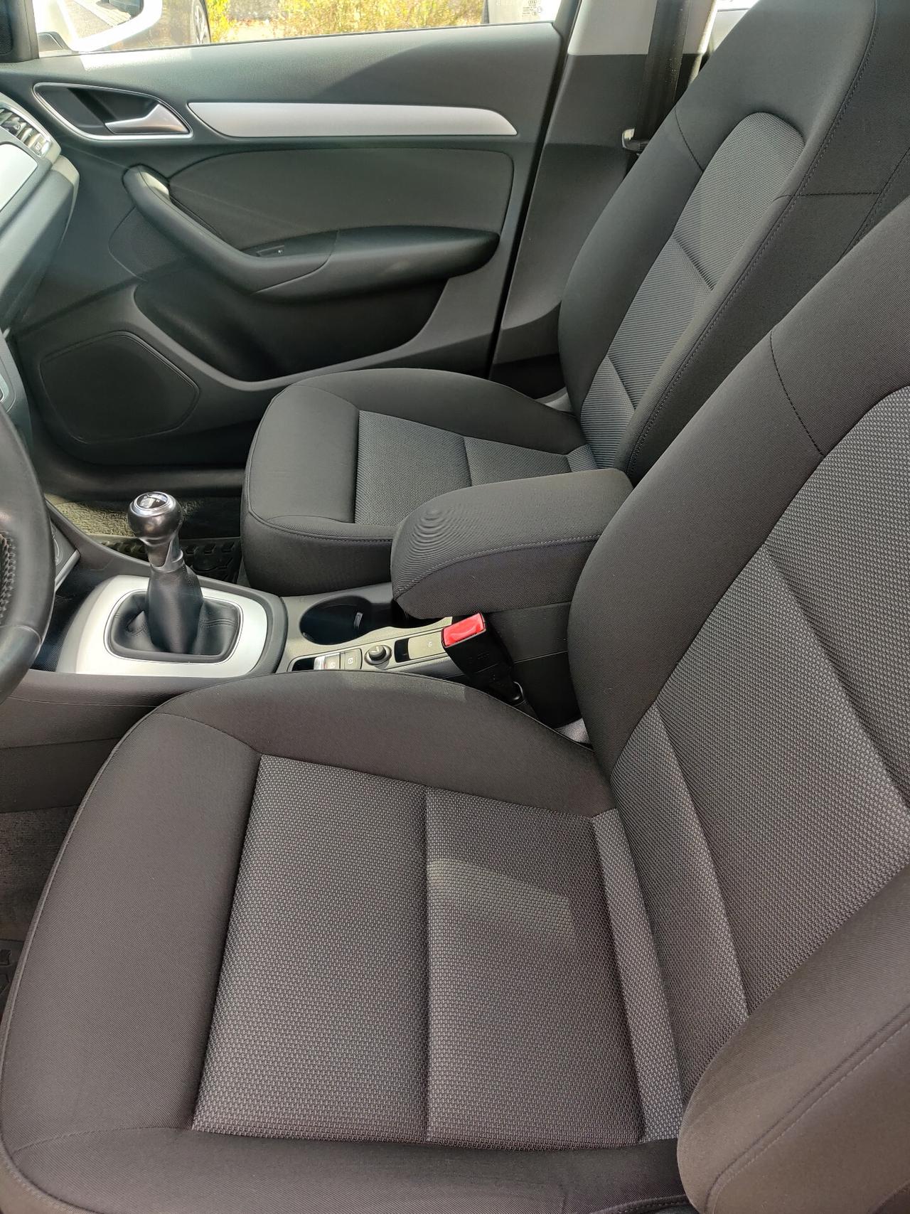 Audi Q3 2.0 TDI 120 CV Business