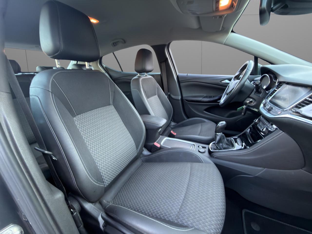 Opel Astra 5 Porte Astra 5p 1.6 cdti Premium - Unipro - Promo finanziamento