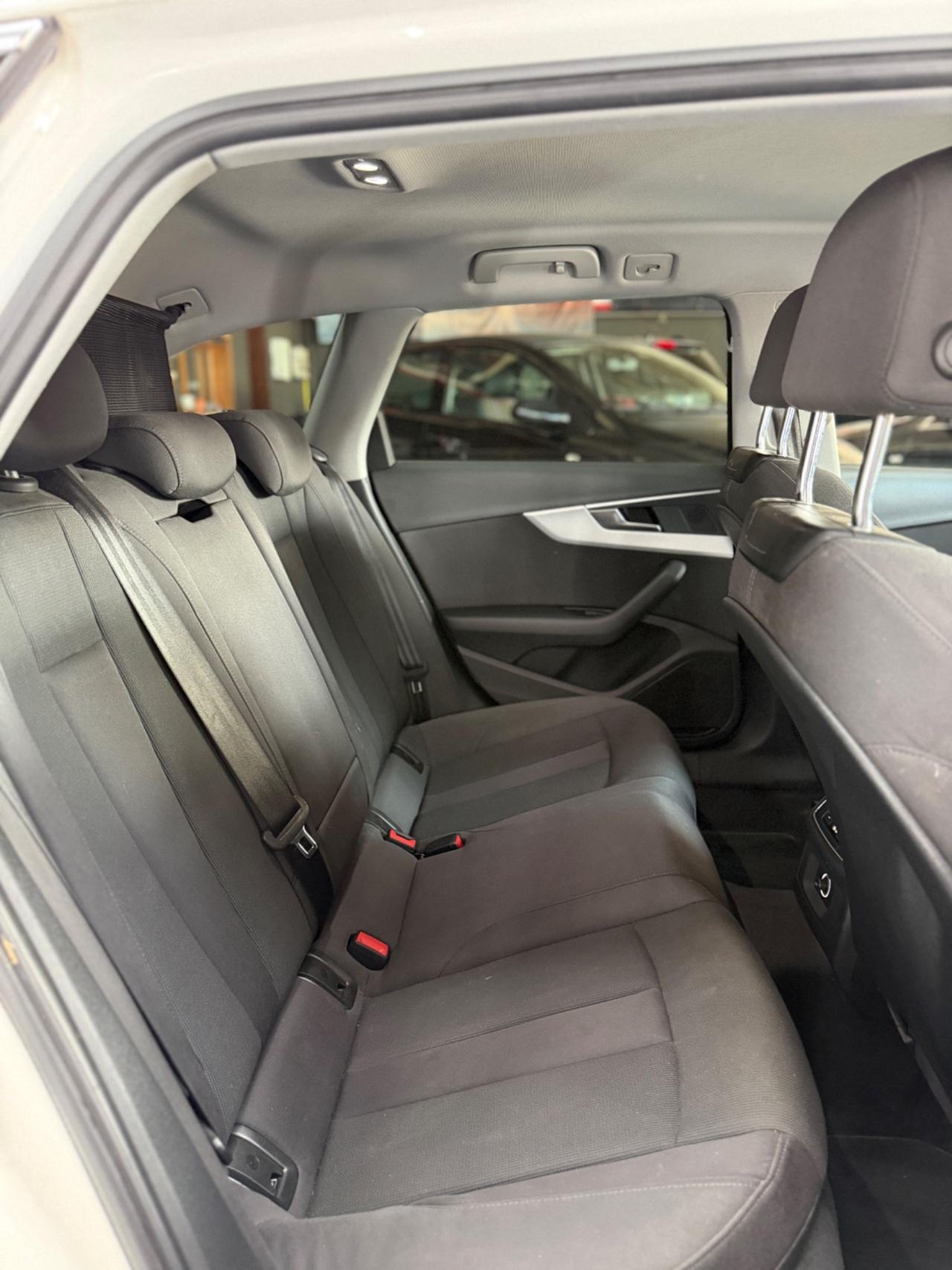 Audi A4 Avant 2.0 TDI 122 CV S tronic Sport