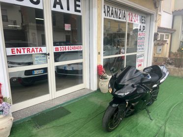 Kawasaki Ninja ZX-10RR Strada
